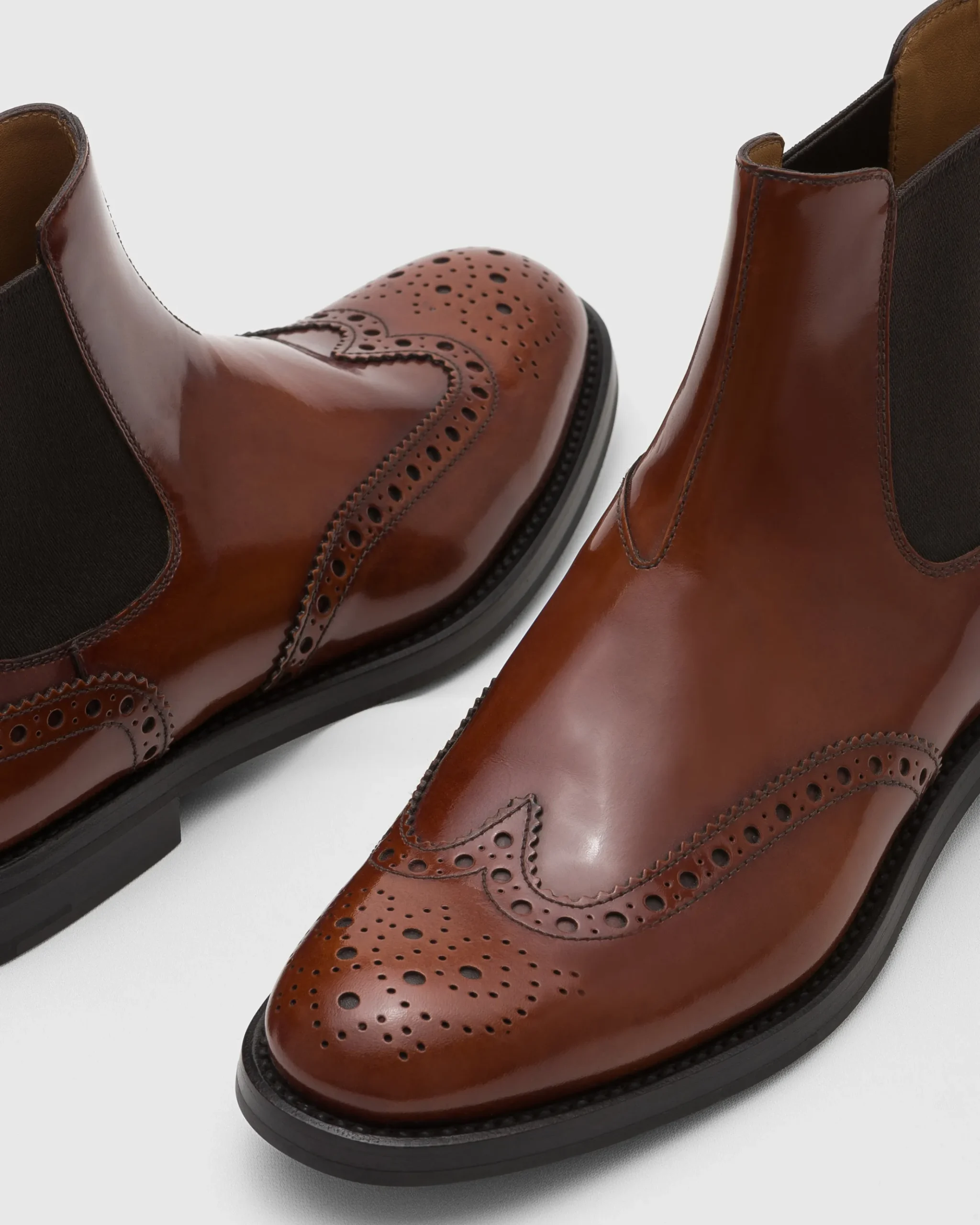 Ketsby Wg - Polished Fumè Brogue Chelsea Boot